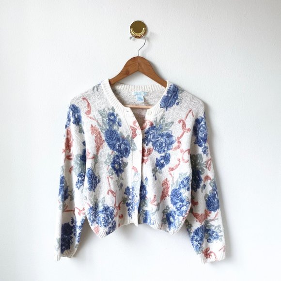 Vintage Sweaters - Vintage • Girly Floral Sweater
